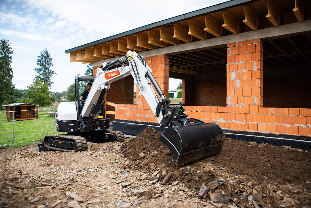 Medium_20200828_Bobcat_MEX56_Dobris_action_04_3292